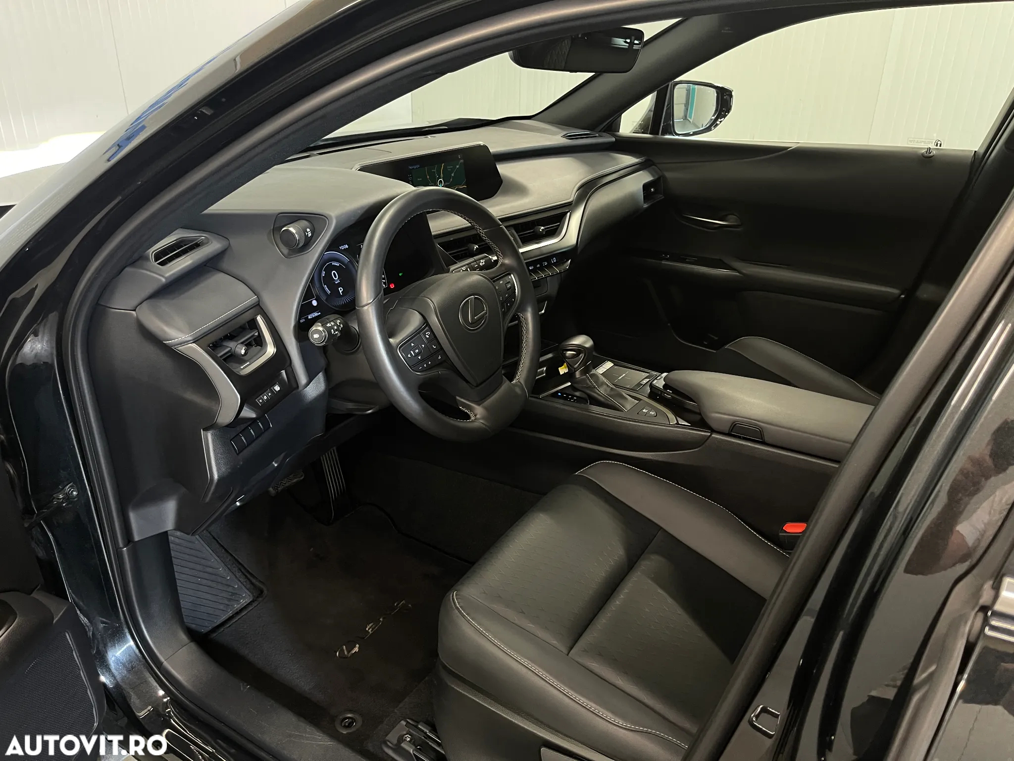 Lexus UX 250h (E-FOUR) Luxury Line - 5