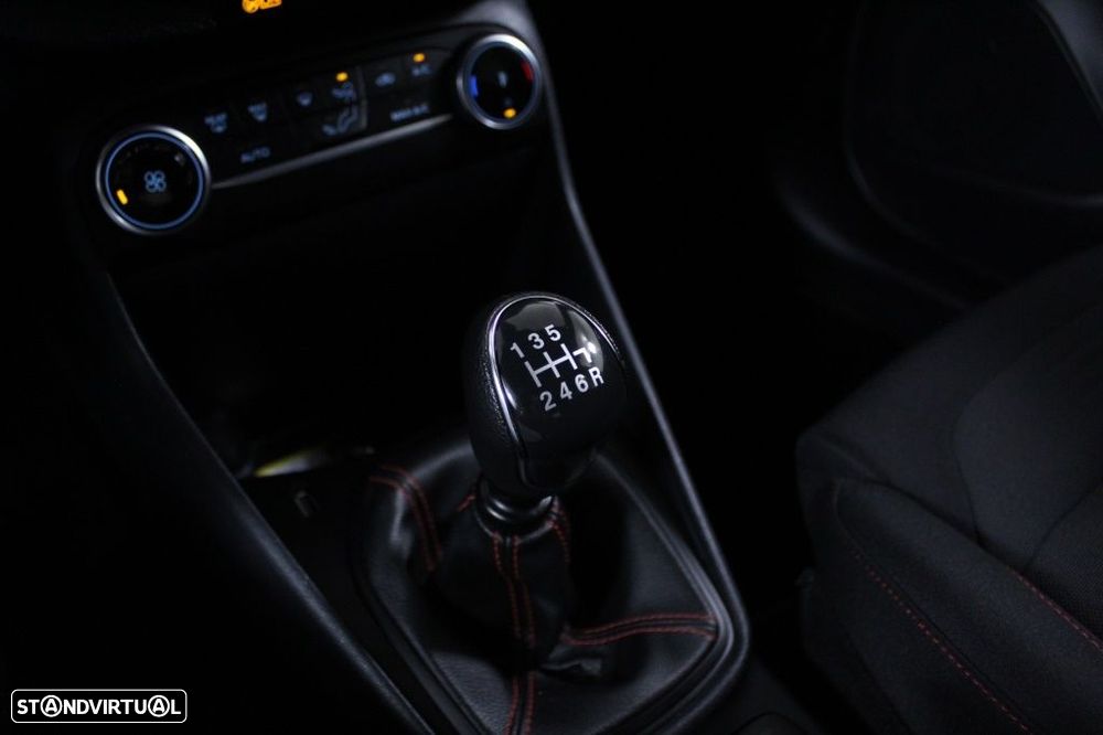 Ford Fiesta 1.0 EcoBoost ST-Line - 32