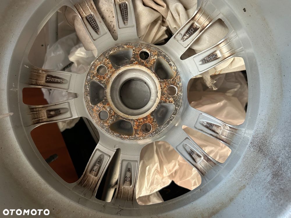 Koła Zimowe Kia Hyundai 5x114.3 ET30 215/70/16 - 10