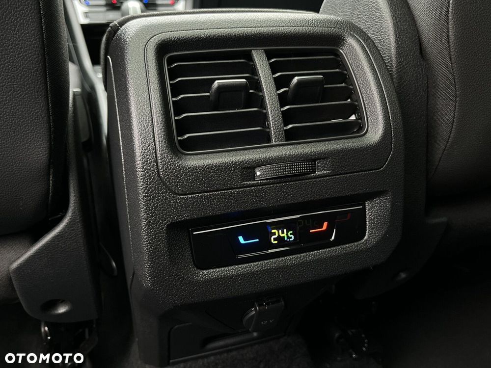 Volkswagen Touran - 32