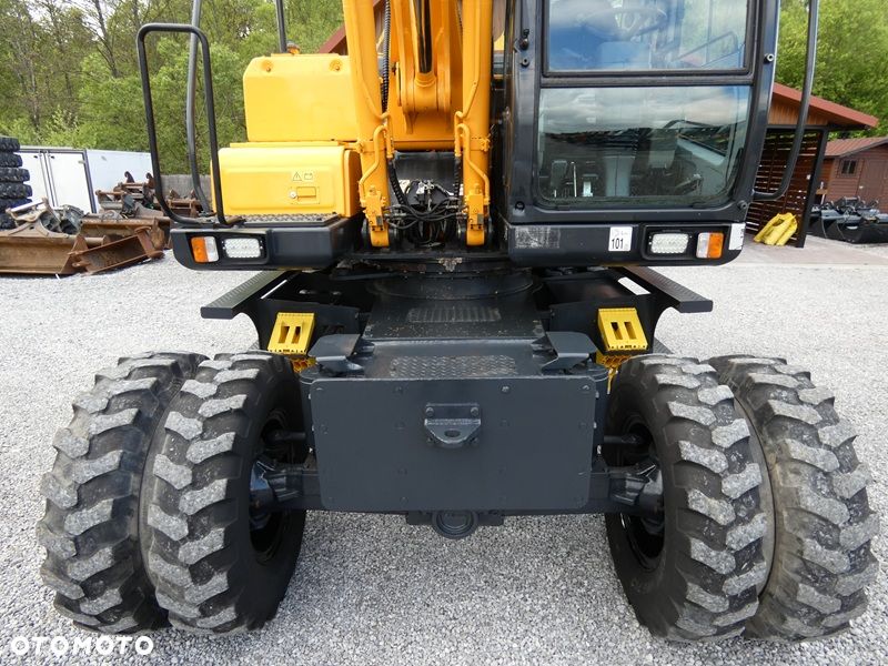 Hyundai 140W-7A / Stan BDB / Ładnie utrzymana / - 28