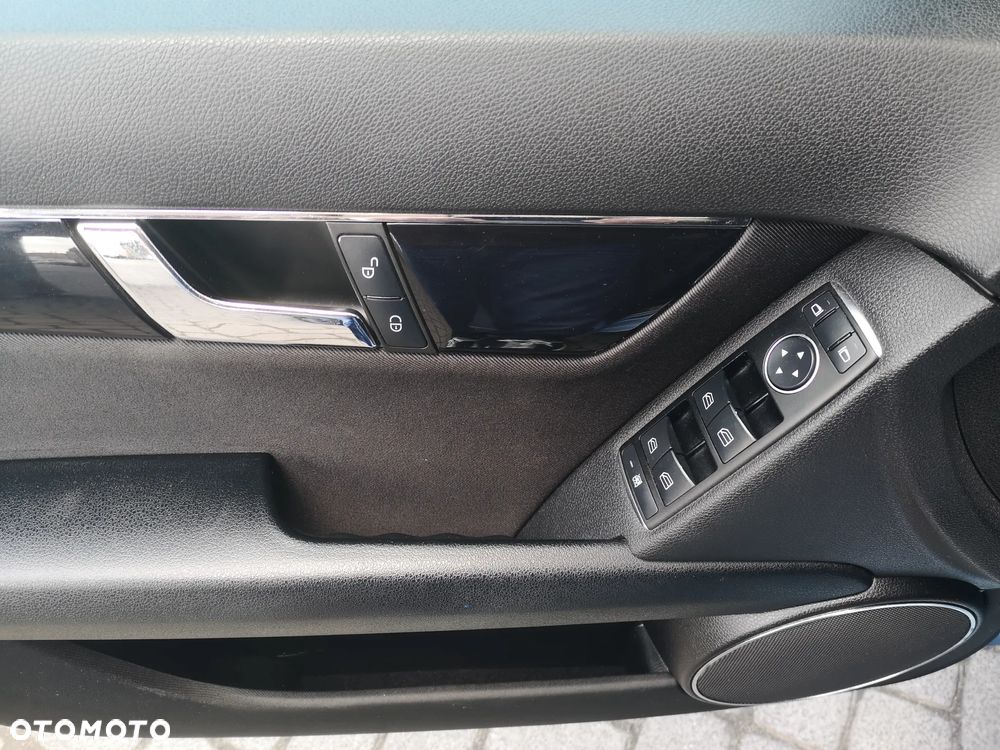 Mercedes-Benz Klasa C 180 BlueEFFICIENCY 7G-TRONIC Elegance - 16