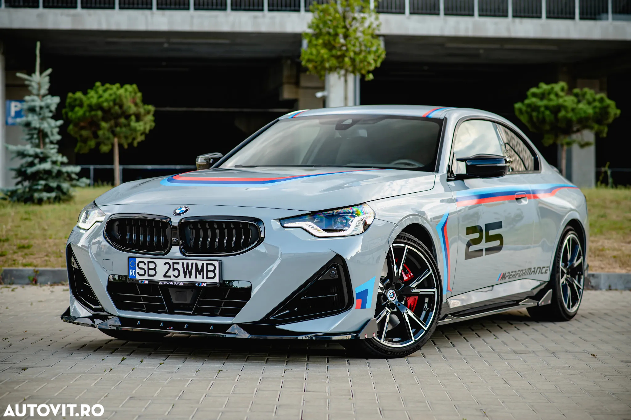 BMW M2 M240i xDrive AT - 2
