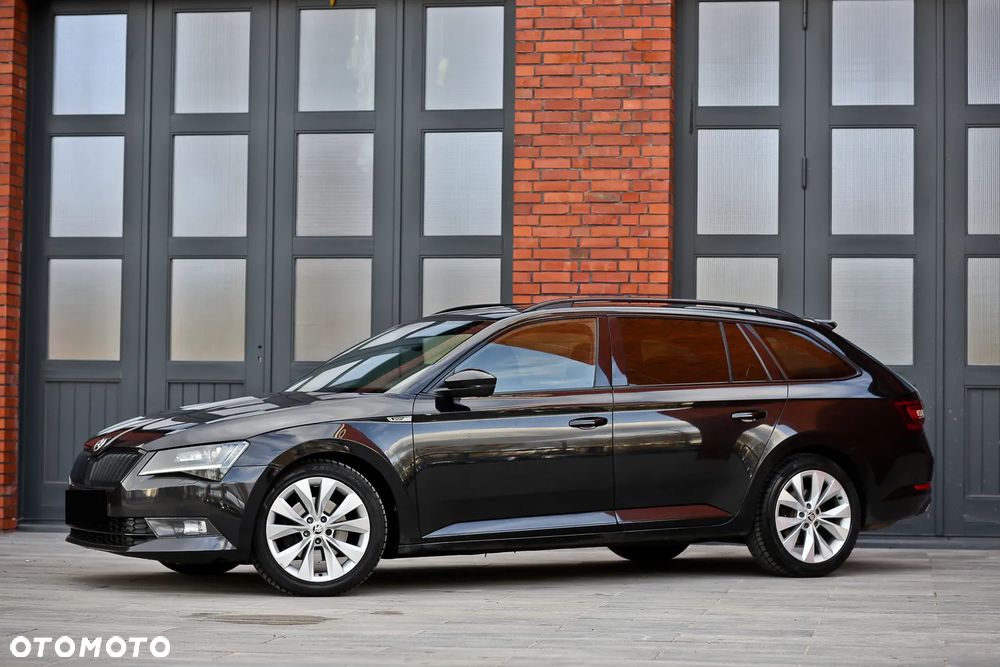 Skoda Superb 2.0 TDI 4x4 DSG Sportline - 9