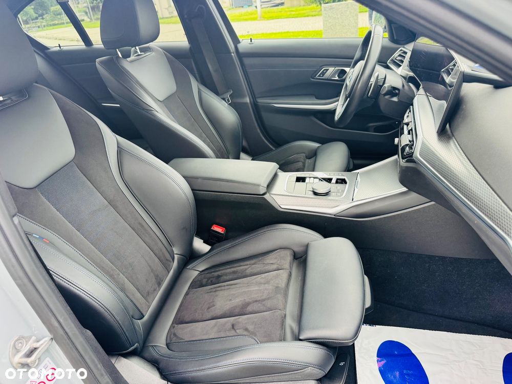 BMW Seria 3 320e PHEV M Sport - 27