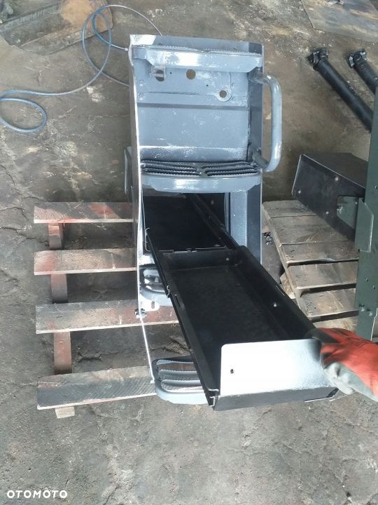 SCHODKI SCHODY CLAAS AXION 810 158KW 700MTH 19R - 5