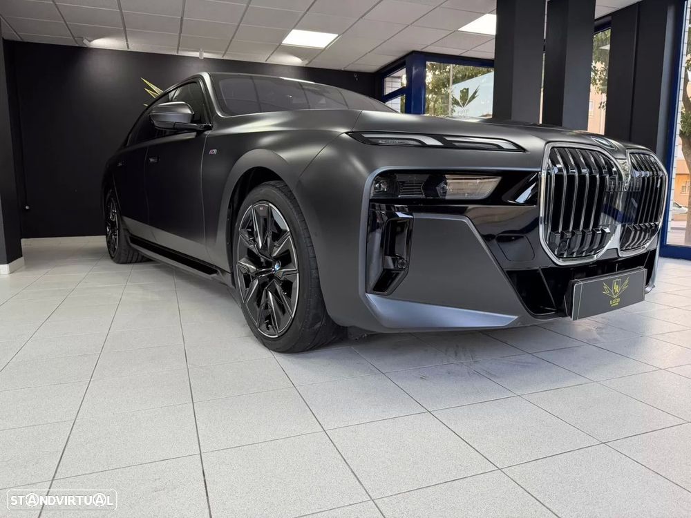 BMW i7 eDrive50 Pack Desportivo M - 5