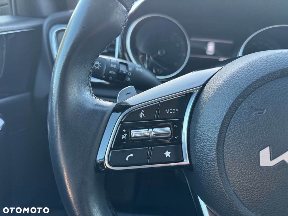 Kia Ceed - 36