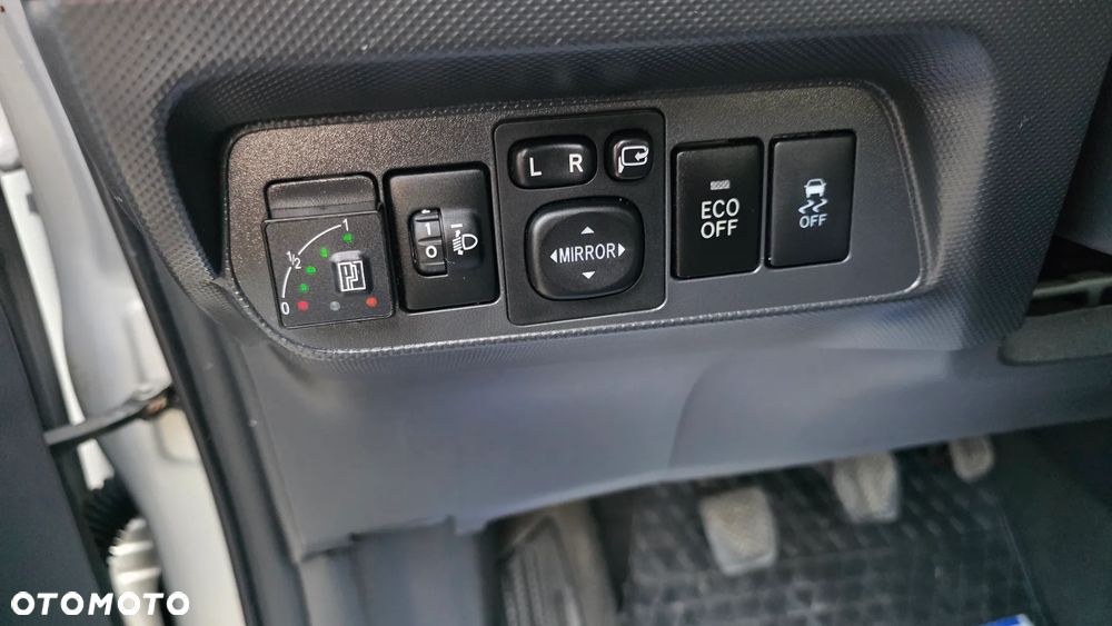 Toyota Auris 1.33 Dual-VVT-i Life Plus - 14