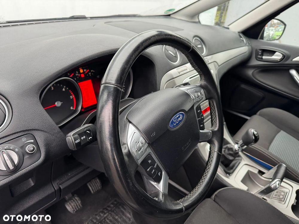 Ford S-Max 2.0 TDCi DPF Ambiente - 23