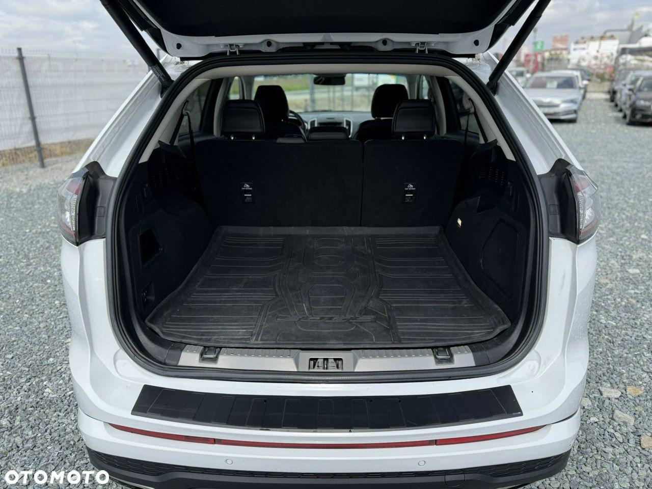 Ford Edge 2.0 TDCi Bi-Turbo 4x4 ST-LINE - 11