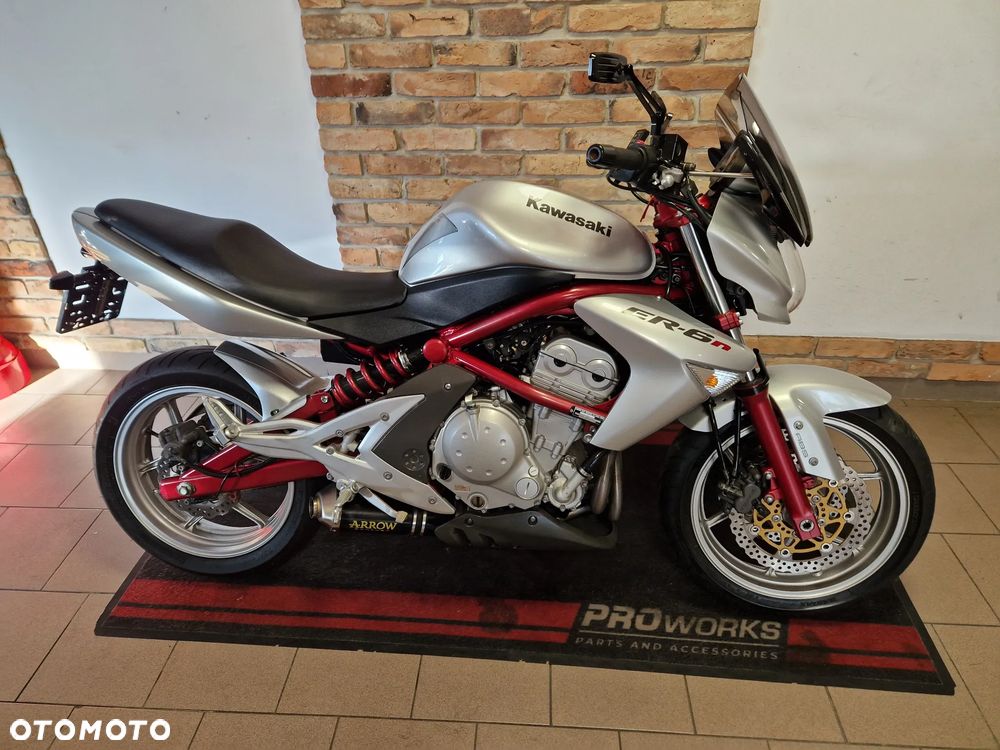 Kawasaki ER - 32