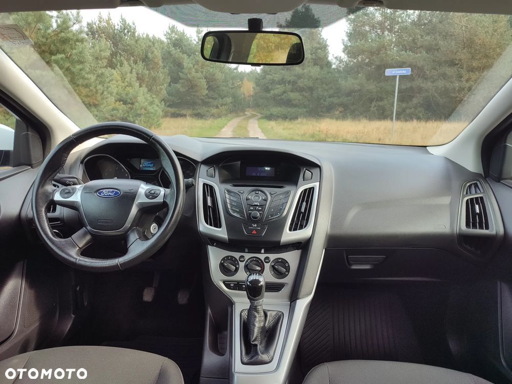 Ford Focus 1.6 Ambiente - 17