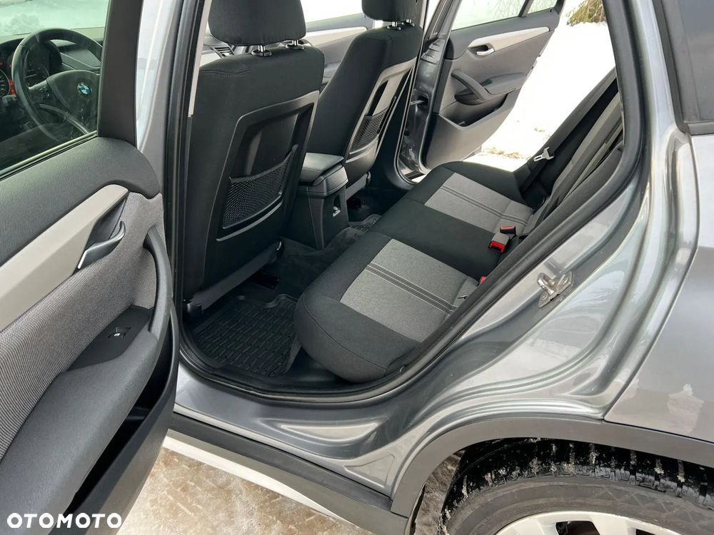 BMW X1 xDrive18d xLine - 9