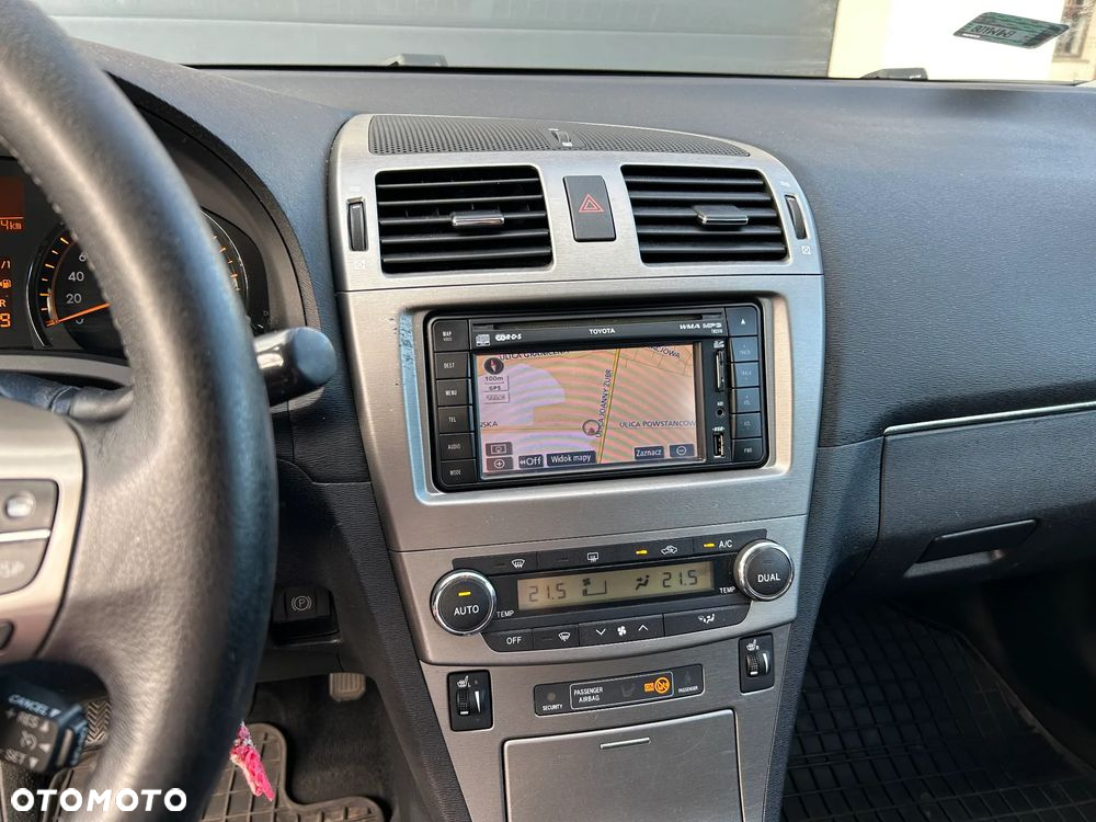 Toyota Avensis 1.8 Sol plus NAVI - 11