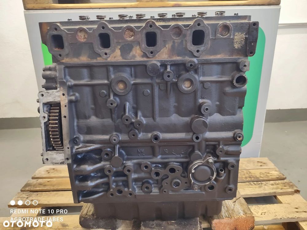 Słupek silnika Deutz TCD L04 - 2