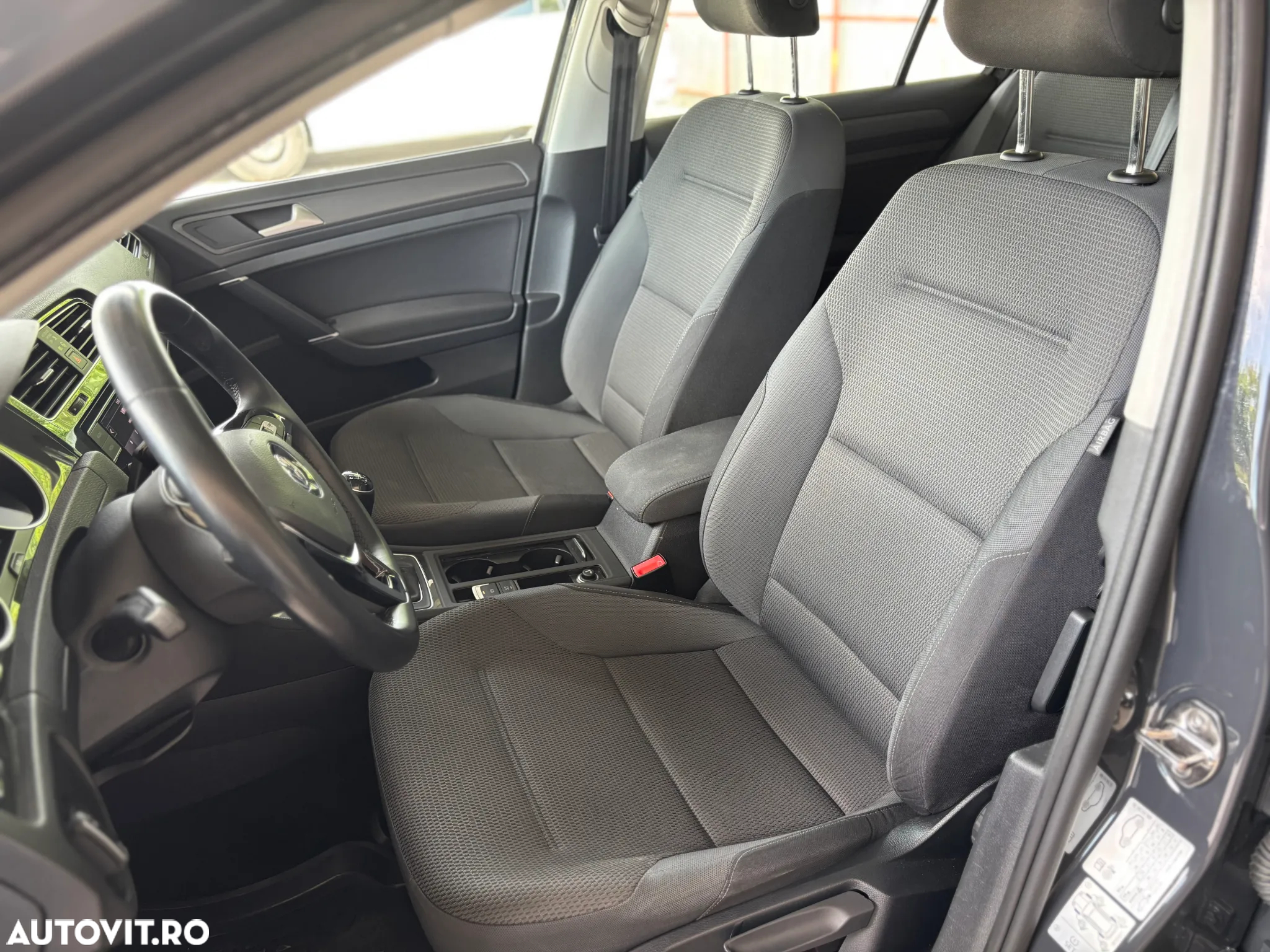 Volkswagen Golf 1.6 TDI Comfortline - 32