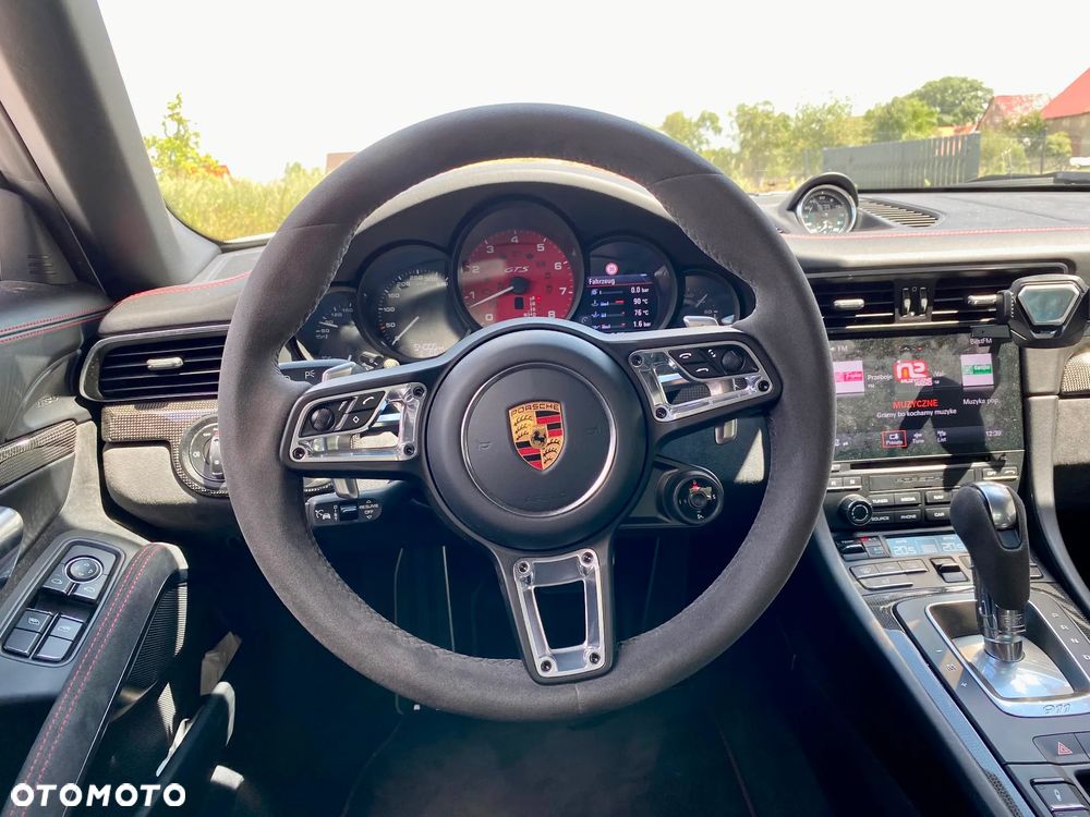 Porsche 911 Targa 4 GTS PDK - 14