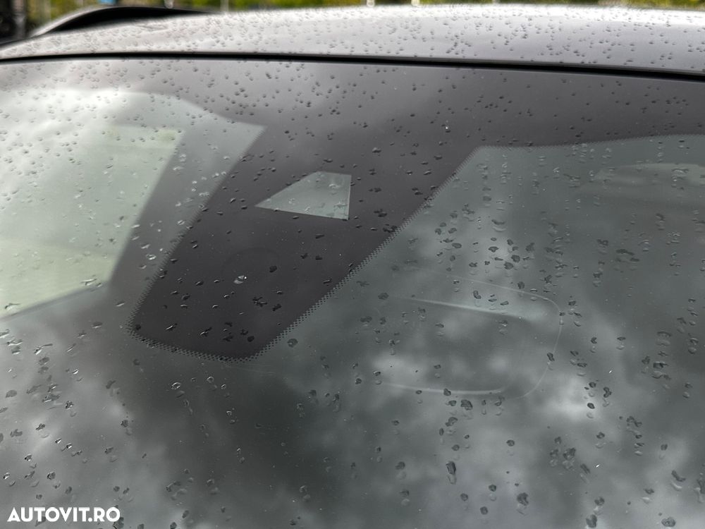 Peugeot 2008 PureTech 130 EAT8 GT Exclusive - 28