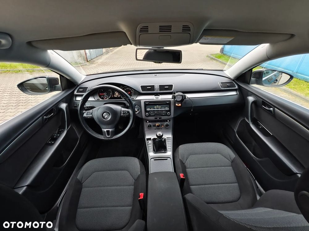 Volkswagen Passat 2.0 TDI BlueMotion Technology Comfortline - 8
