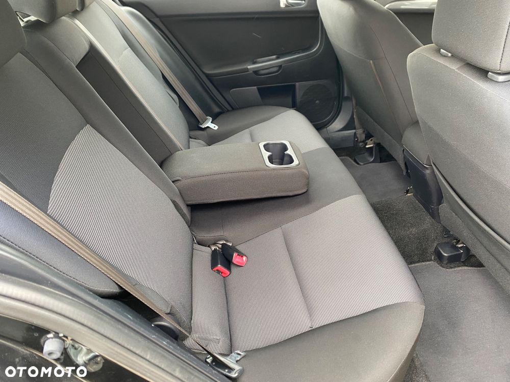 Mitsubishi Lancer 1.8 Intense - 14