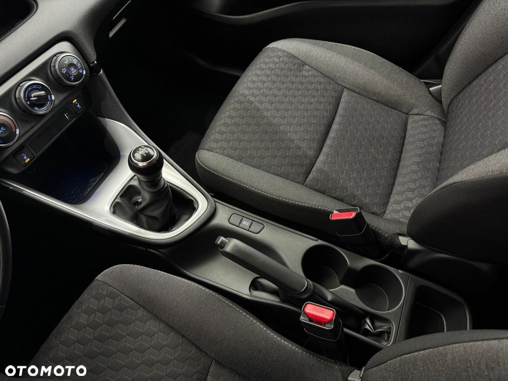 Toyota Yaris 1.5 Comfort - 25