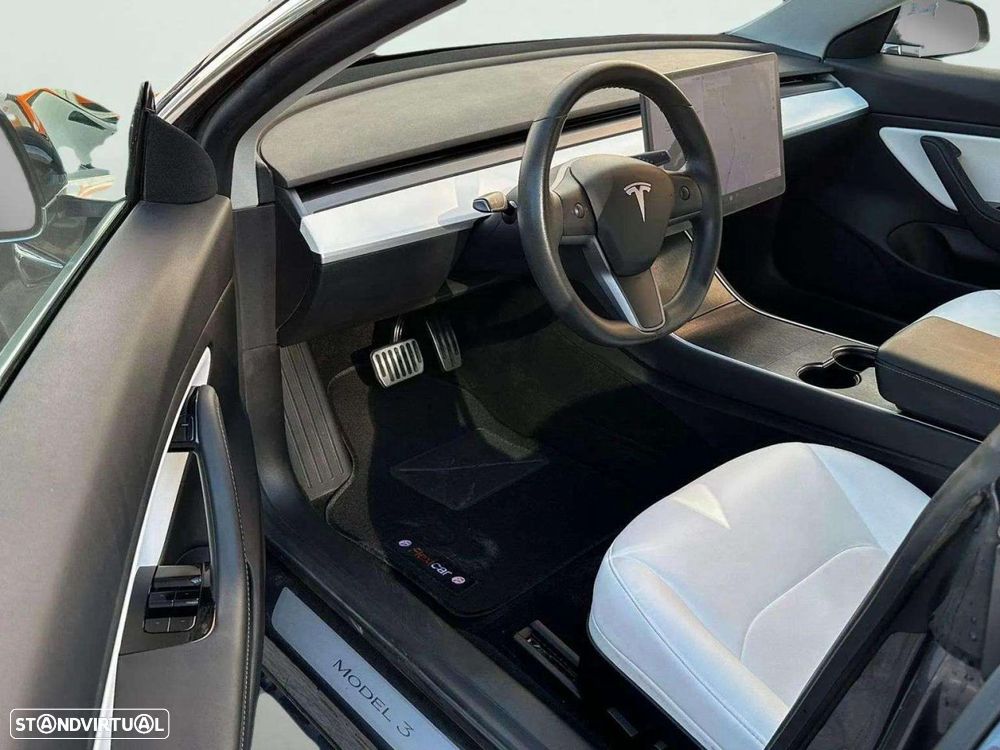 Tesla Model 3 - 11