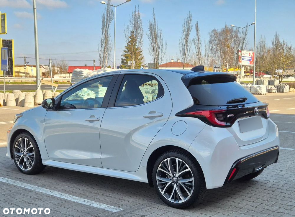 Toyota Yaris Hybrid 1.5 Executive - 4