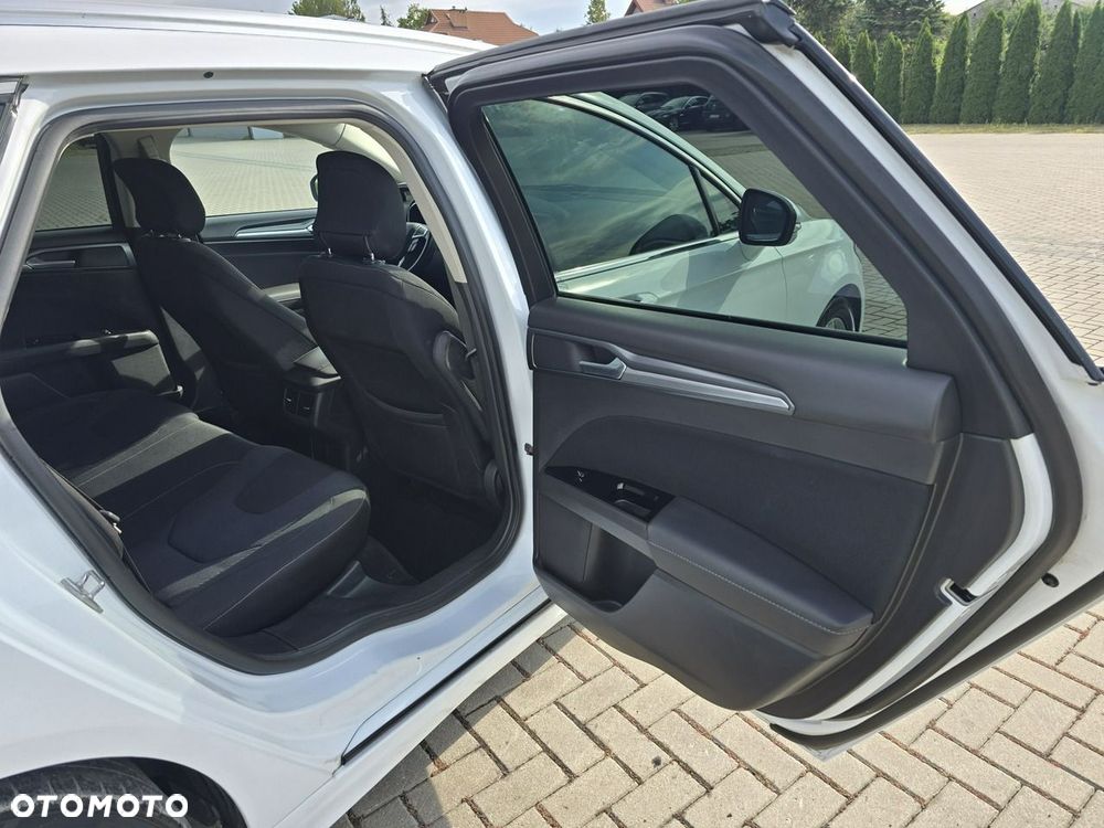 Ford Mondeo - 25