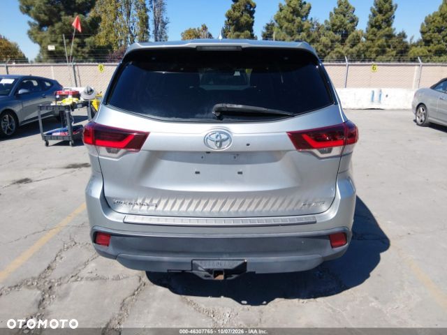 Toyota Highlander - 16