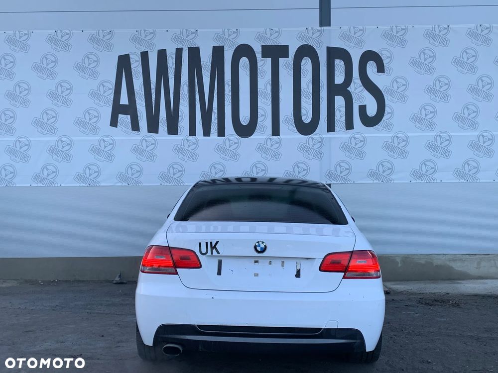 BMW 3 E92 2007 *SAMOCHÓD NA CZĘŚCI* 2879 MASKA, LAMPA, DRZWI, LUSTERKO, ZDERZAK, GRILL, BŁOTNIK, KLAPA, BELKA, DESKA, FOTELE, KANAPA, ĆWIARTKA, KIEROWNICA, TARCZE, ZACISKI, ZAWIESZENIE, KOMPLETNY PRZÓD, KOMPLETNY TYŁ, LICZNIK, ZEGARY, PRAWE LEWE PRZÓD TYŁ - 4