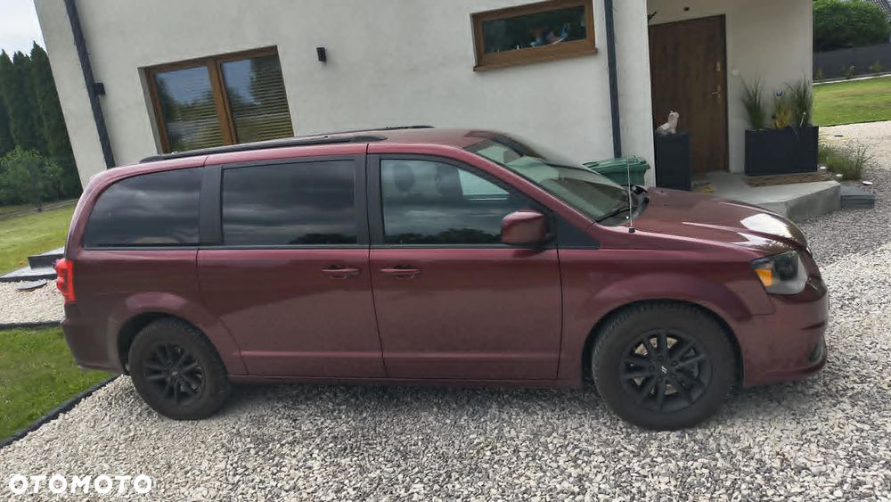 Dodge Grand Caravan 3.6 R/T - 8