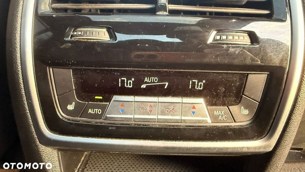BMW X7 - 36