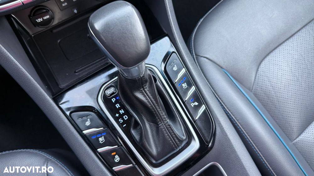 Hyundai IONIQ 1.6 GDI Premium - 22