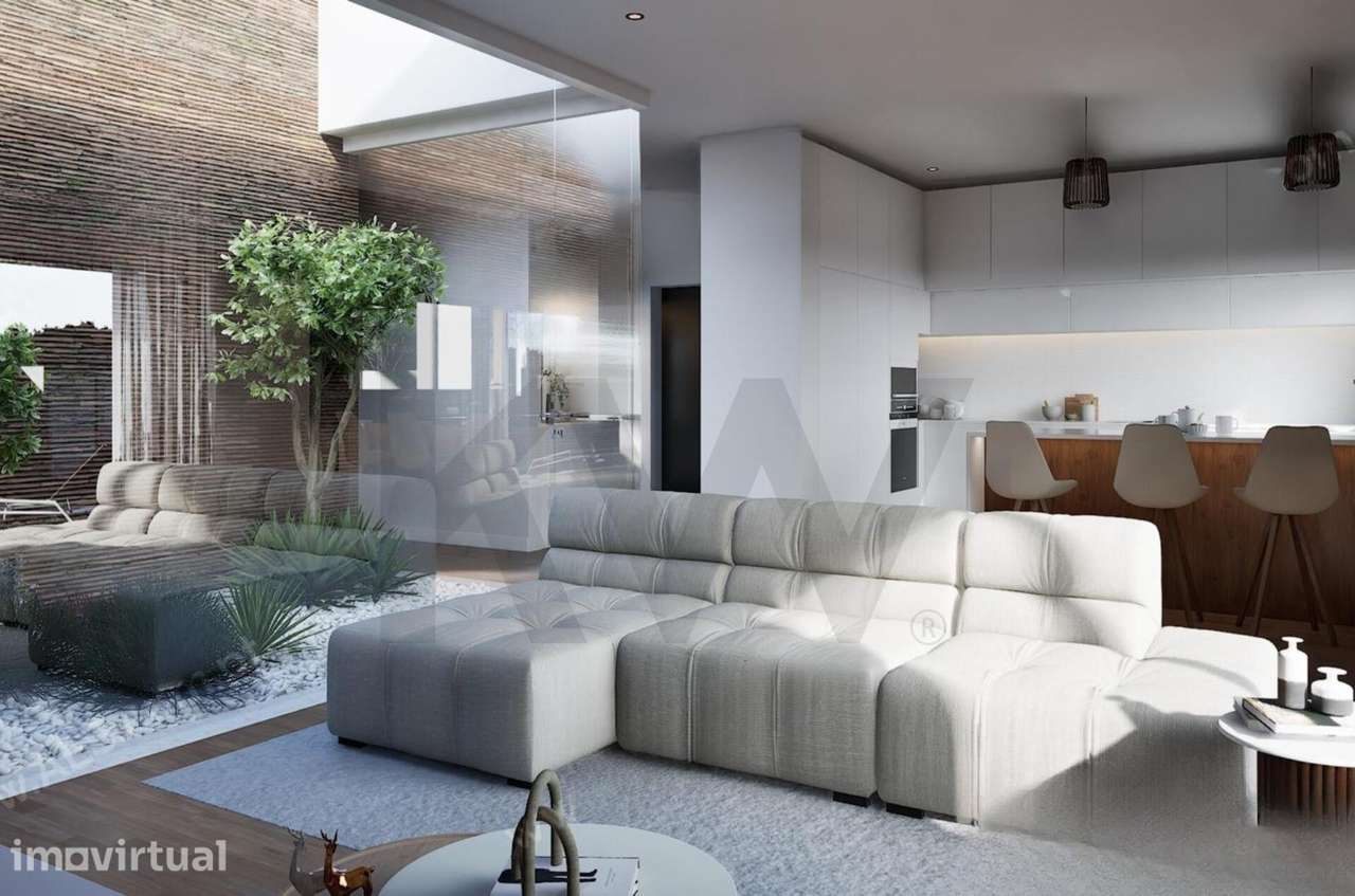 Moradia T4 Térrea com Jardim Interior e Piscina em Fernão Ferro - Grande imagem: 4/6