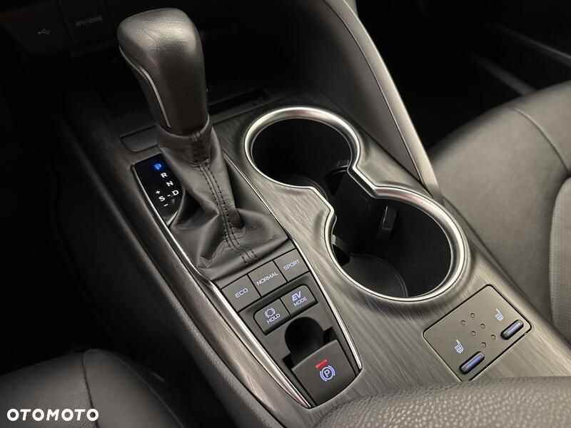 Toyota Camry 2.5 Hybrid Executive CVT - 17
