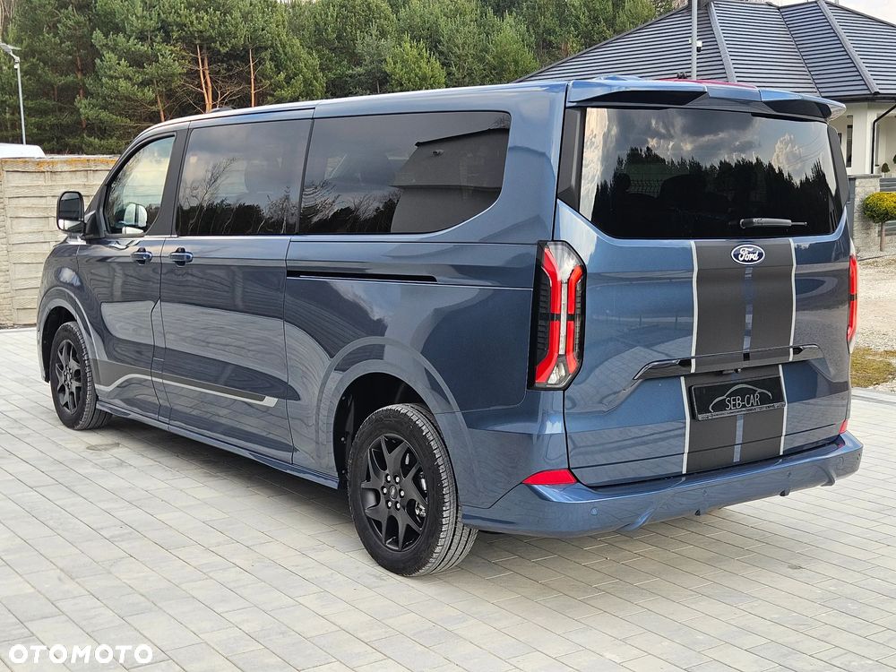 Ford Tourneo Custom - 38