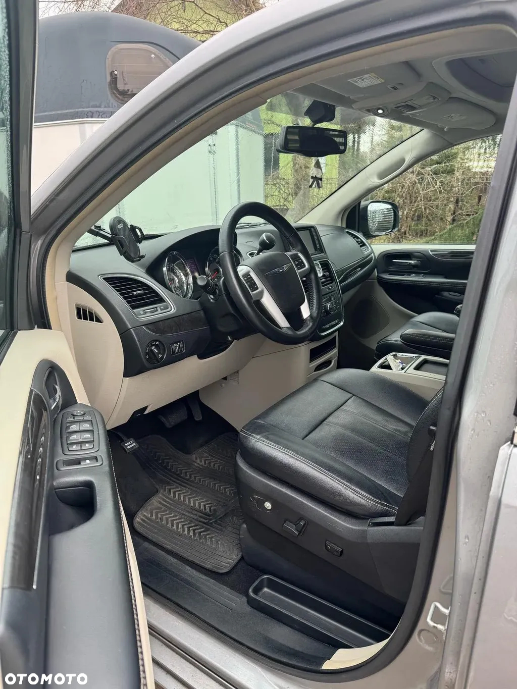 Chrysler Town & Country 3.6 Limited - 7