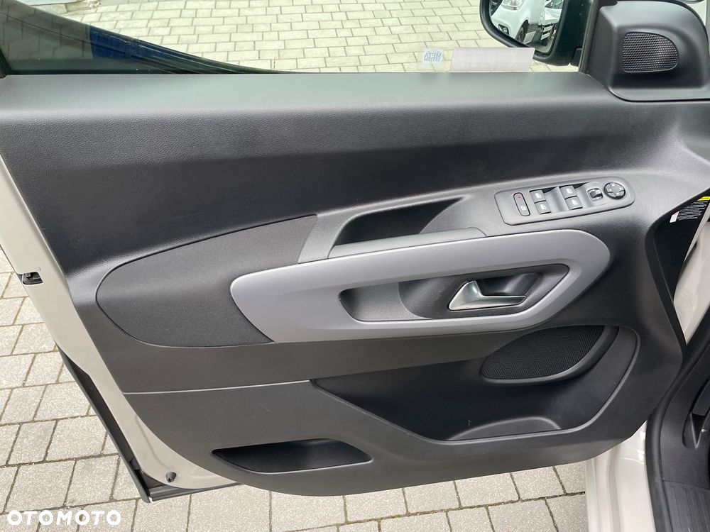 Toyota Proace City Verso 1.2 D-4T Family - 28