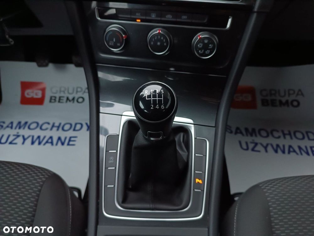 Volkswagen Golf 1.5 TSI BMT Trendline - 24