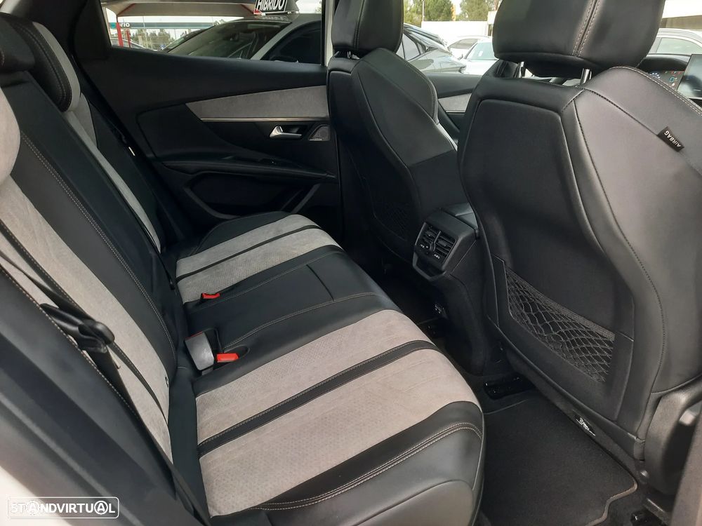Peugeot 3008 1.6 Hybrid4 GT Pack e-EAT8 - 38