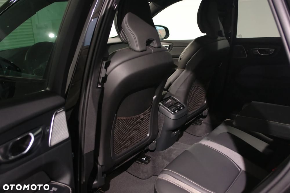 Volvo XC 60 B5 B AWD Ultimate Black Edition - 16