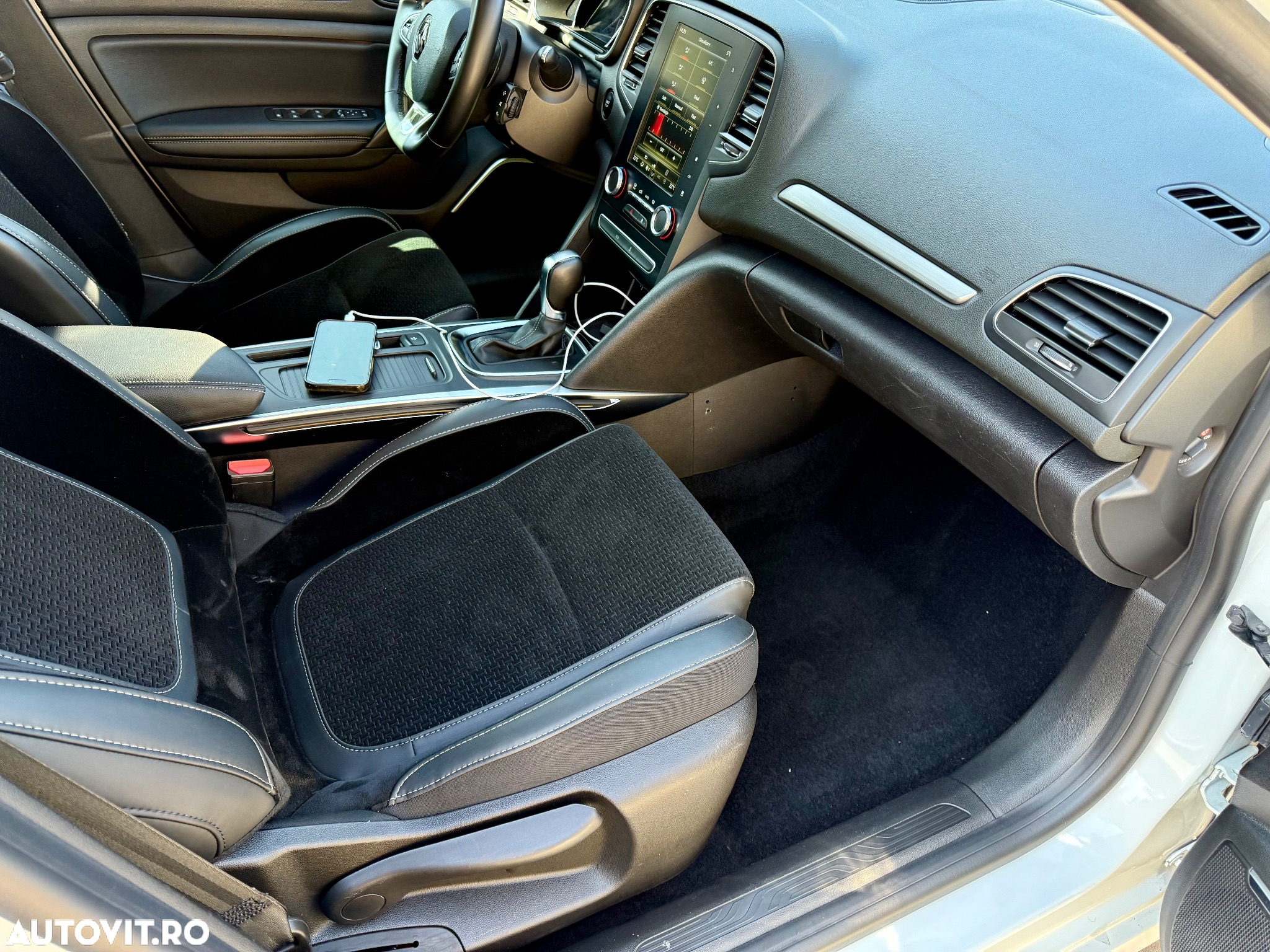 Renault Megane BLUE dCi EDC Intens - 9