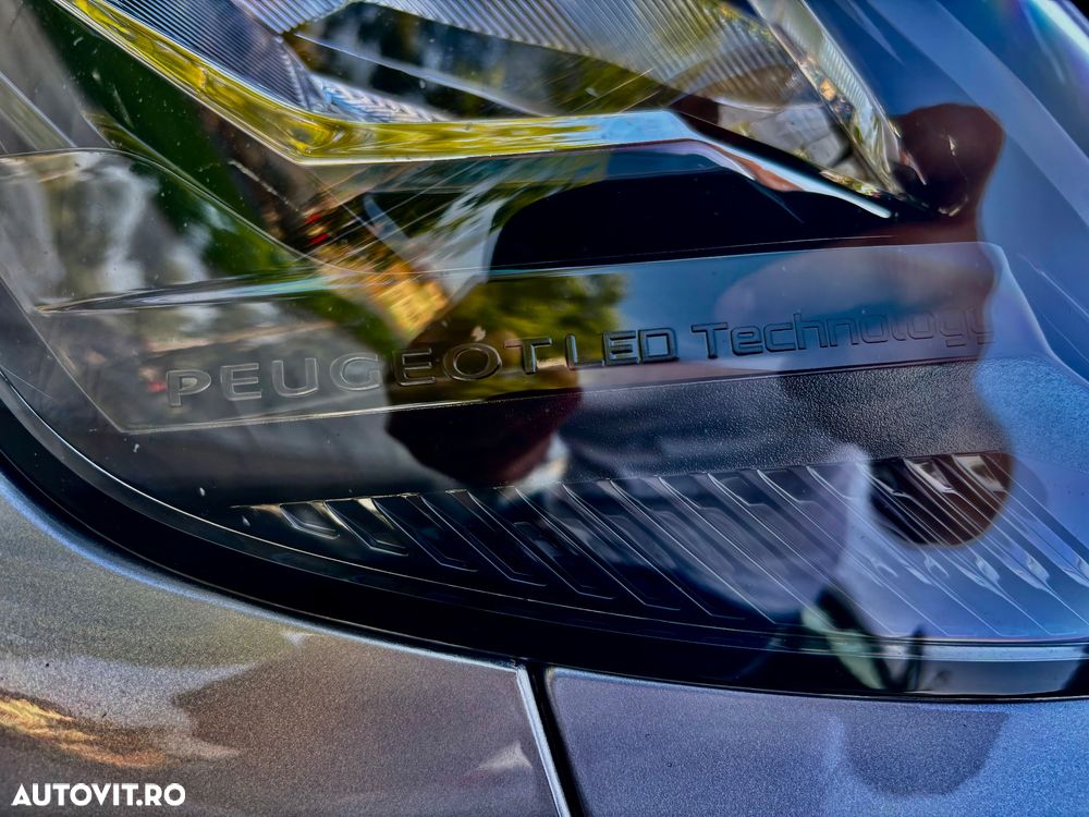 Peugeot 2008 1.5 BlueHDI STT EAT8 Allure - 8