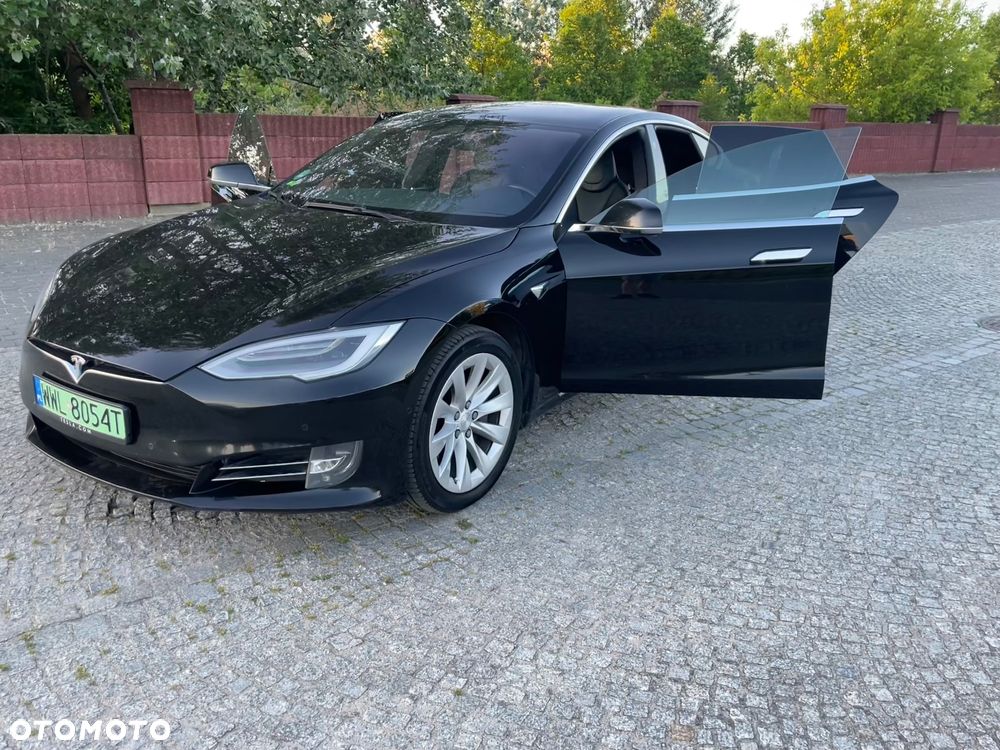 Tesla Model S - 9