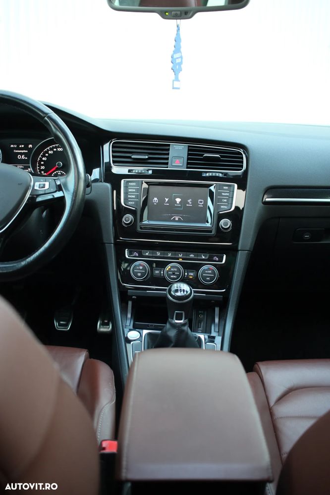 Volkswagen Golf 2.0 TDI 4Motion BlueMotion Technology Edition - 22
