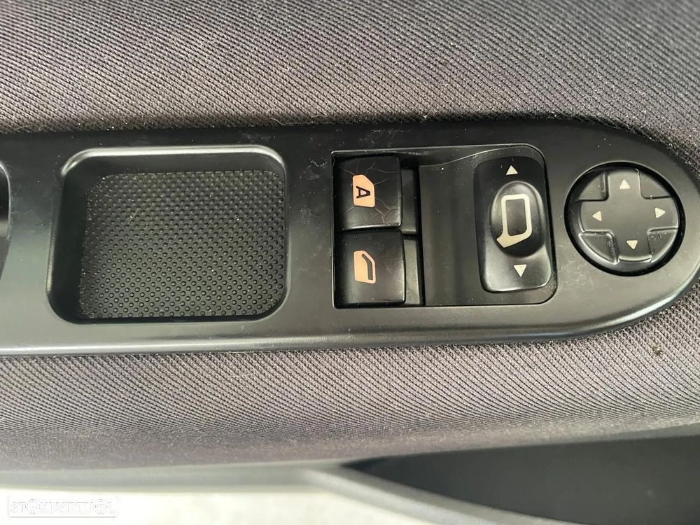 Peugeot 207 1.4 VTi Sportium - 12