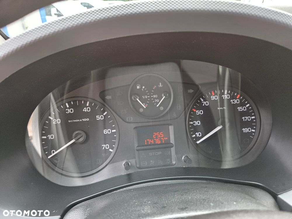 Peugeot Partner - 13