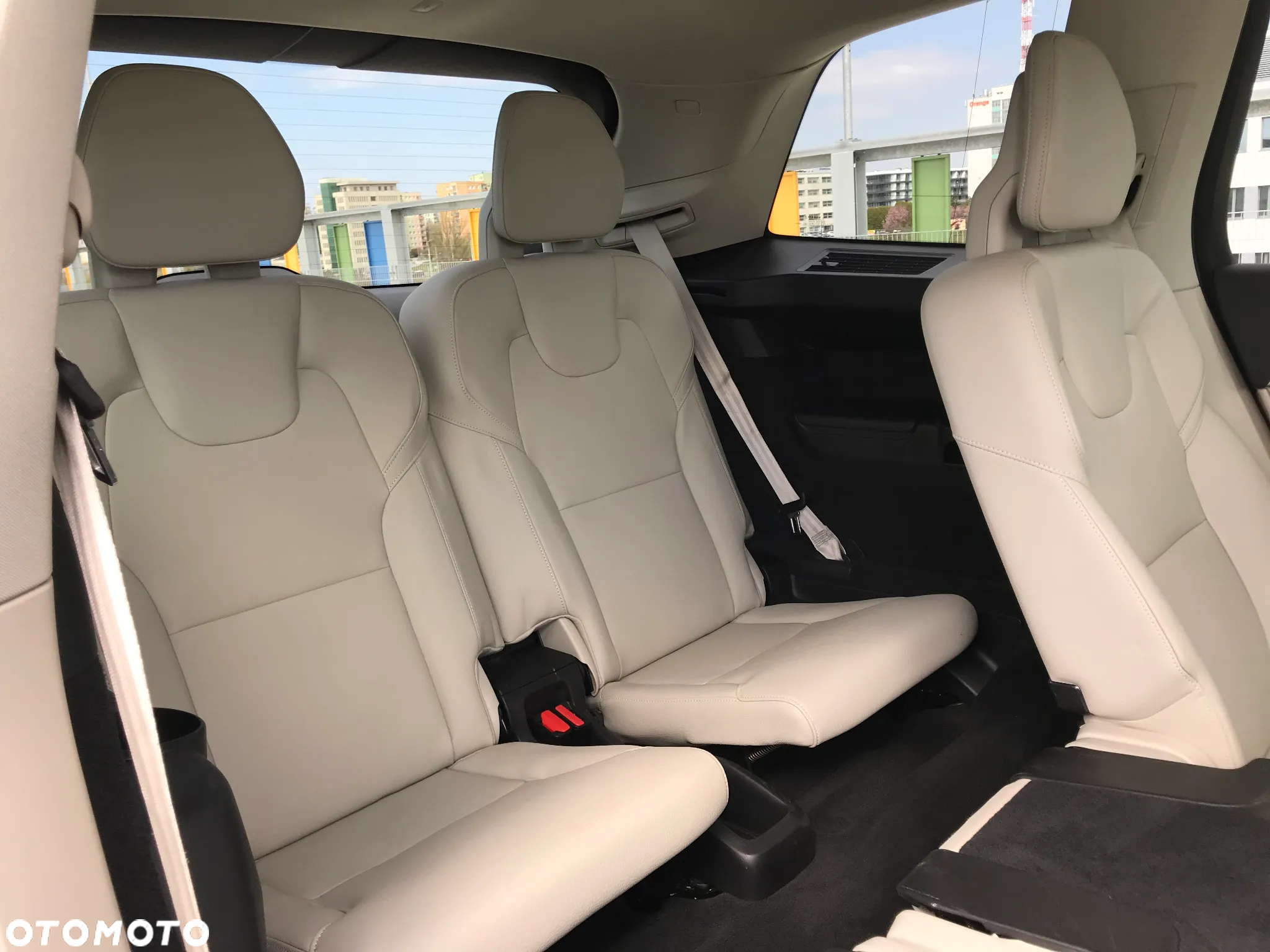 Volvo XC 90 T8 AWD Plug-In Hybrid R-Design 7os - 28