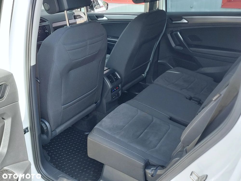 Volkswagen Tiguan - 19